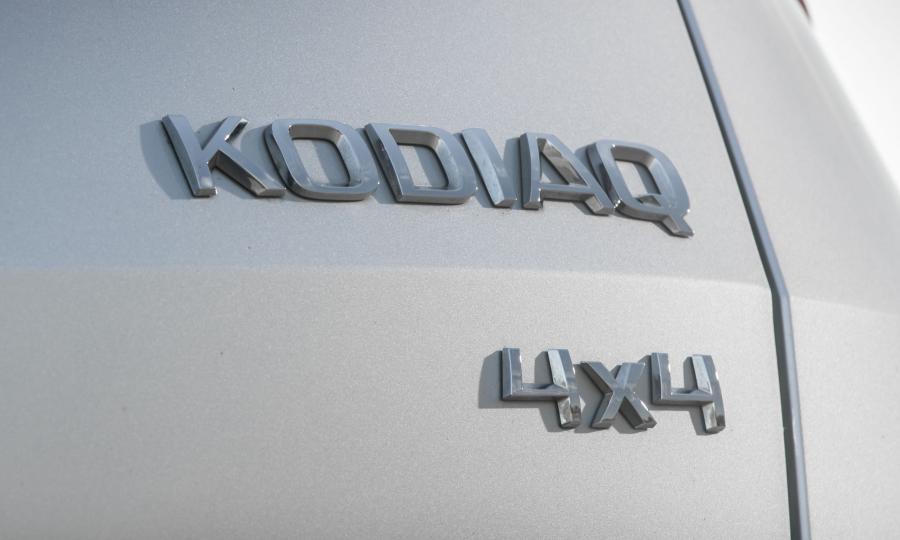 Логотип Skoda Kodiaq 4x4 Sportline 2017 года  (UK) (фото 12 из 40)